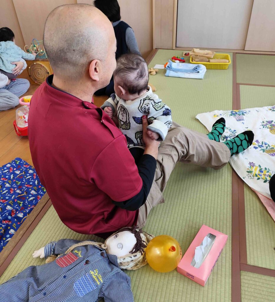 保育園でのベビーマッサージ講座 作業療法士によるタッチケア